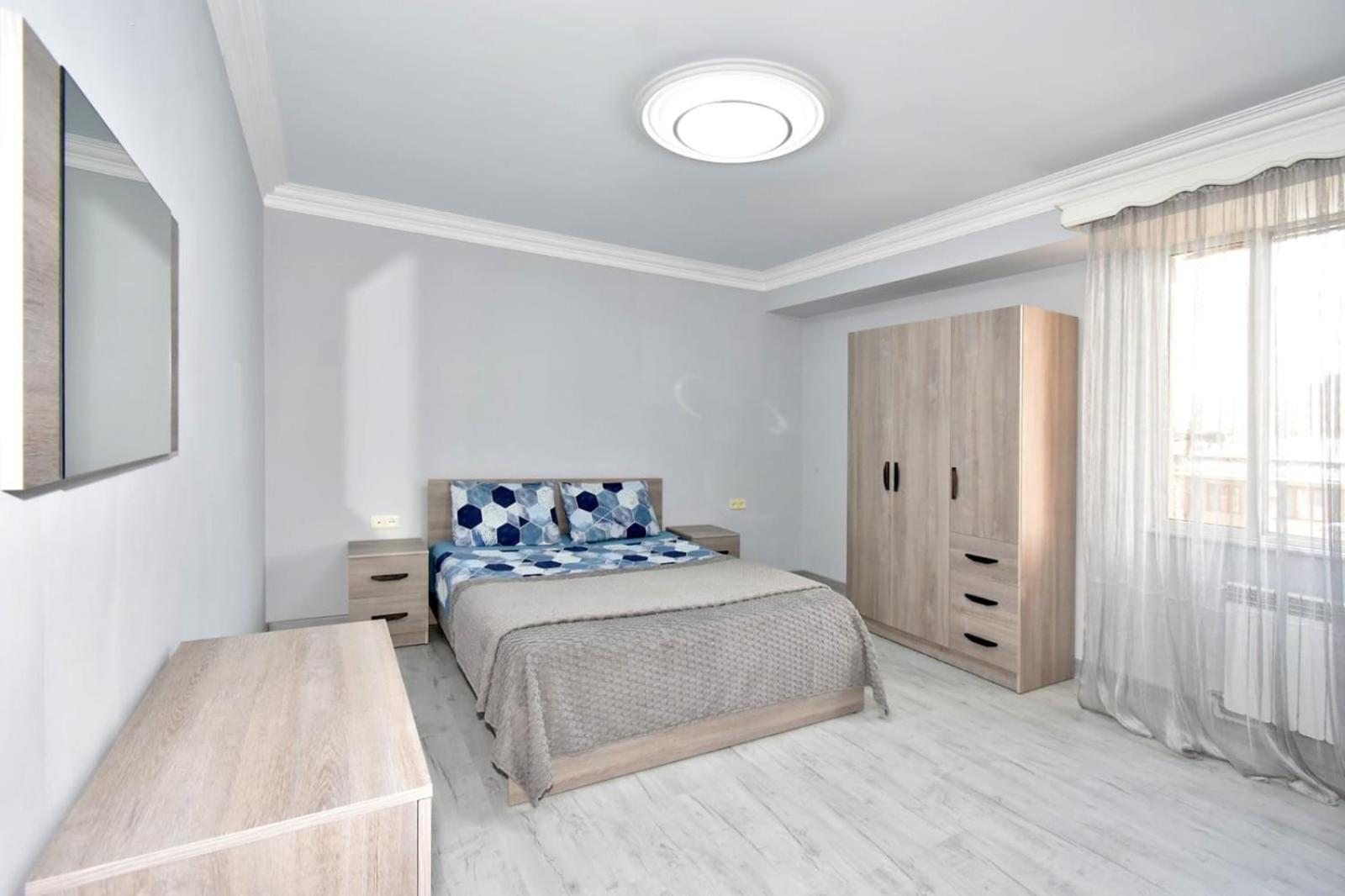 Luxury Spacious Apartment On Saryan Street.Centre Ereván Exterior foto